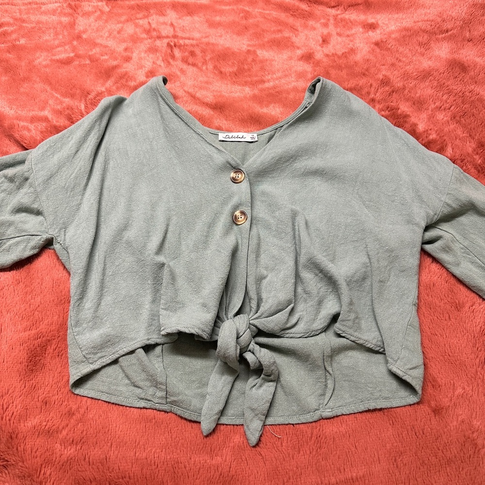 Sage Green crop; Australian brand! (SIZE IS AUSTRALIAN-fits like an American 10)